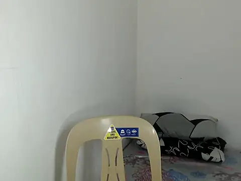 Snapshot of sweetiie_caren chatting on February 2026 12:03:01 PM sweetiie caren online show from February 2026 12:03:01 PM