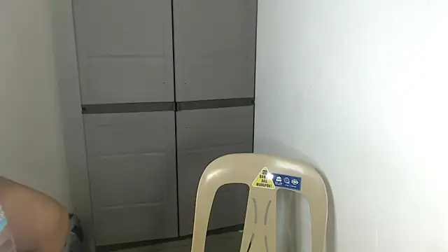 Snapshot of sweetiie_caren chatting on February 2026 04:01:02 AM sweetiie caren online show from February 2026 04:01:02 AM