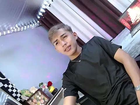 Snapshot of urhot_chany chatting on July 2026 04:45:01 AM urhot chany online show from July 2026 04:45:01 AM