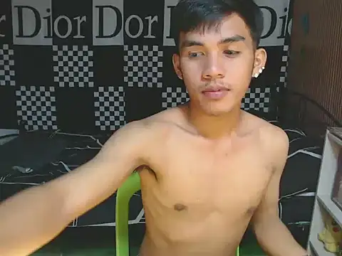 urhot chany online show from December 2025 03:03:01 PM