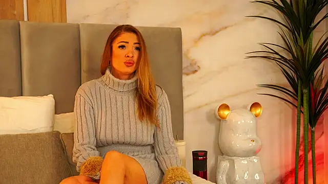 Izabellle02 online show from December 2025 06:05:02 AM