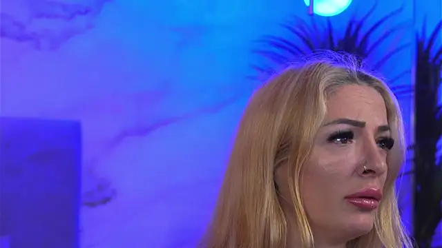 Izabellle02 online show from April 2026 03:57:02 AM