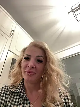 Izabellle02 online show from March 2026 10:24:01 PM