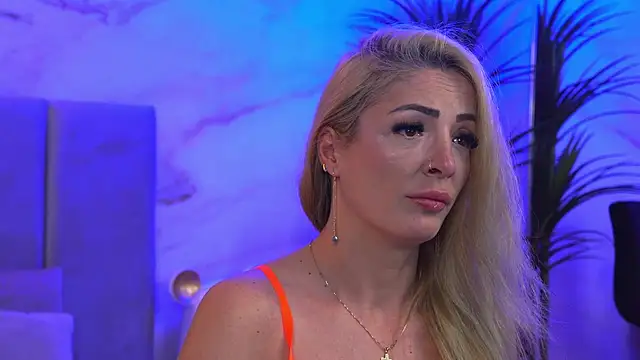 Izabellle02 online show from April 2026 04:03:01 AM