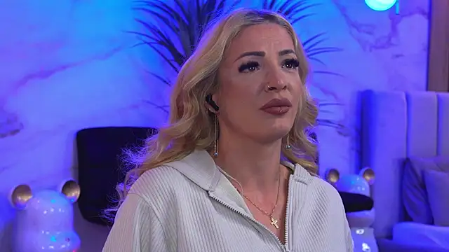 Izabellle02 online show from April 2026 03:40:02 AM