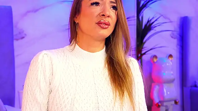 Izabellle02 online show from December 2025 06:24:01 AM