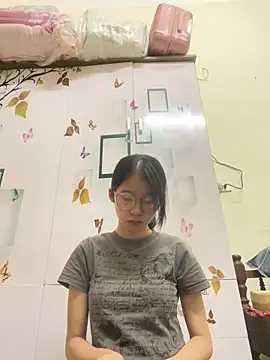 meomeo2k6 online show from October 2025 01:54:01 PM