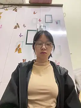 meomeo2k6 online show from December 2025 01:43:02 PM