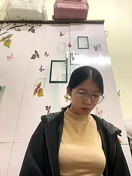 meomeo2k6 online show from November 2025 01:44:02 PM