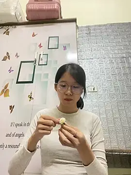 meomeo2k6 online show from December 2025 02:12:02 PM