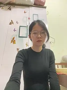 meomeo2k6 online show from October 2025 01:45:01 PM