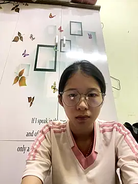 meomeo2k6 online show from October 2025 01:53:04 PM