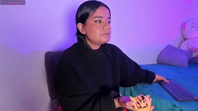 Snapshot of Shophie_thoopson chatting on January 2026 05:55:01 AM Shophie thoopson online show from January 2026 05:55:01 AM