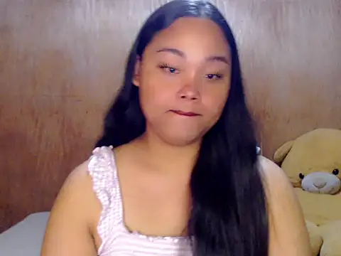 Snapshot of _Lylia chatting on September 2025 09:18:01 PM  Lylia online show from September 2025 09:18:01 PM