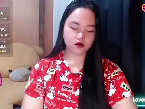 Snapshot of _Lylia chatting on June 2026 10:04:01 PM Lylia online show from June 2026 10:04:01 PM