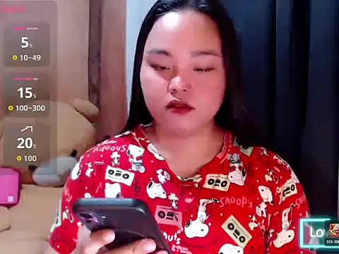 Snapshot of _Lylia chatting on July 2026 10:12:01 AM Lylia online show from July 2026 10:12:01 AM