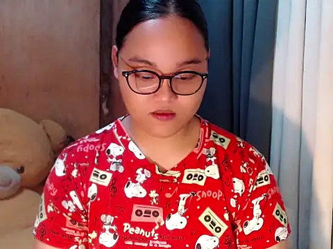  Lylia online show from November 2025 10:57:02 PM