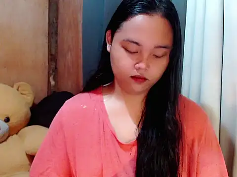  Lylia online show from November 2025 09:48:02 PM