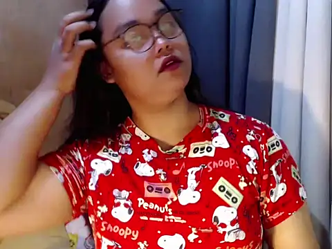  Lylia online show from November 2025 10:14:02 PM