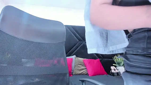 Dantzel  online show from February 2026 07:47:01 PM