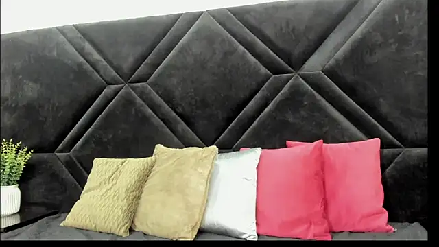 Dantzel  online show from March 2026 07:26:02 PM