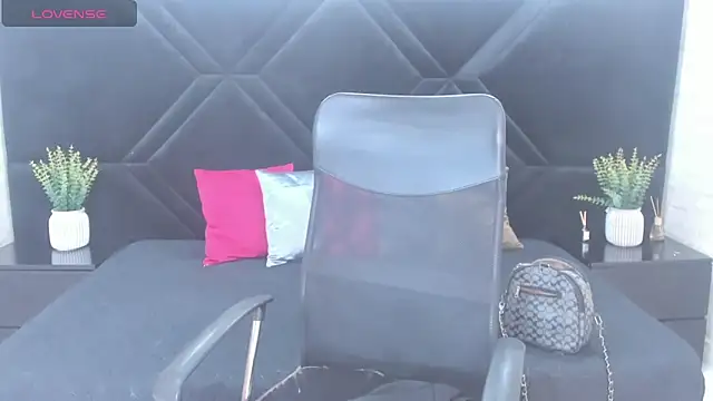 Dantzel  online show from March 2026 07:28:01 PM