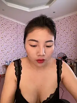 D2sweet online show from October 2025 03:38:02 AM