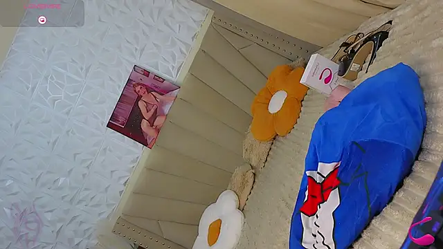 Snapshot of hollywoodxtrans chatting on November 2025 12:47:02 AM hollywoodxtrans online show from November 2025 12:47:02 AM