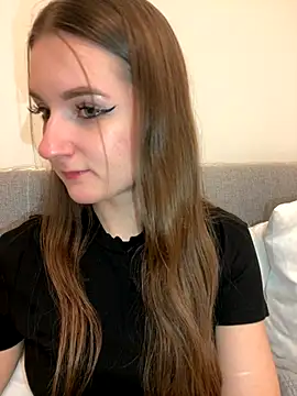 Snapshot of AdelinaEmber chatting on November 2025 03:11:02 PM AdelinaEmber online show from November 2025 03:11:02 PM