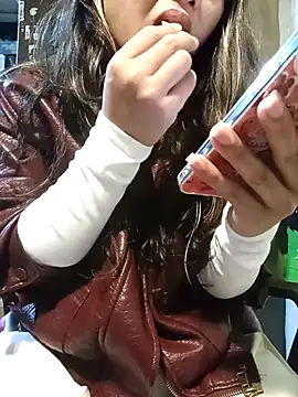 Snapshot of Venessa chatting on March 2026 01:19:01 AM Venessa online show from March 2026 01:19:01 AM