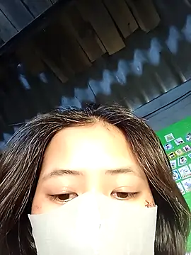 Snapshot of Venessa chatting on November 2025 01:28:02 AM Venessa online show from November 2025 01:28:02 AM