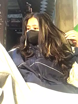 Snapshot of Venessa chatting on March 2026 01:24:01 AM Venessa online show from March 2026 01:24:01 AM