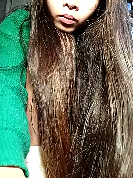 Snapshot of Venessa chatting on December 2025 01:17:01 AM Venessa online show from December 2025 01:17:01 AM