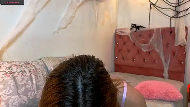 Snapshot of Kyra_Honey chatting on October 2025 08:41:02 PM Kyra Honey online show from October 2025 08:41:02 PM