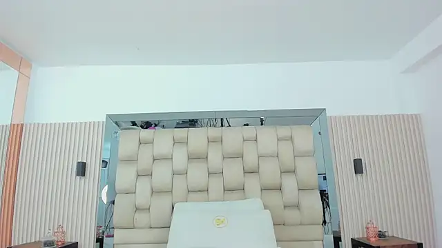 ikia lopez  online show from November 2025 07:29:02 PM