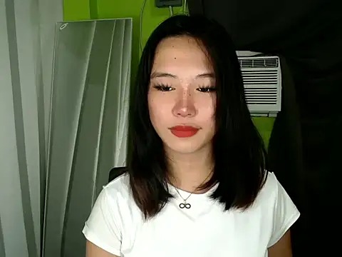 Ricaliciuos online show from May 2026 09:33:01 PM