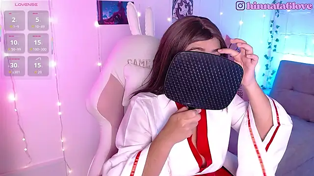 hinnata lovely online show from November 2025 07:08:02 PM