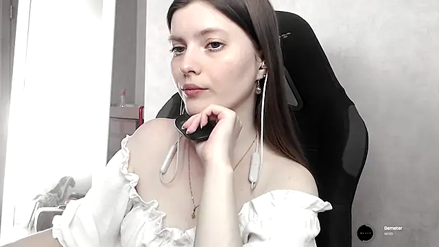 Snapshot of cute_elfy_ chatting on September 2025 02:06:01 PM cute elfy online show from September 2025 02:06:01 PM