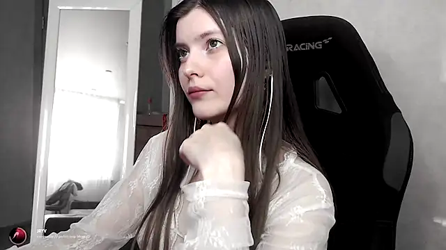 Snapshot of cute_elfy_ chatting on September 2025 02:17:01 PM cute elfy online show from September 2025 02:17:01 PM