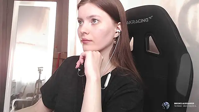 Snapshot of cute_elfy_ chatting on September 2025 02:44:01 PM cute elfy online show from September 2025 02:44:01 PM