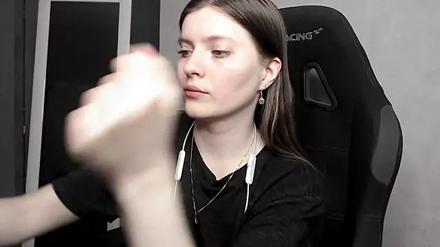 Snapshot of cute_elfy_ chatting on September 2025 05:08:02 PM cute elfy online show from September 2025 05:08:02 PM