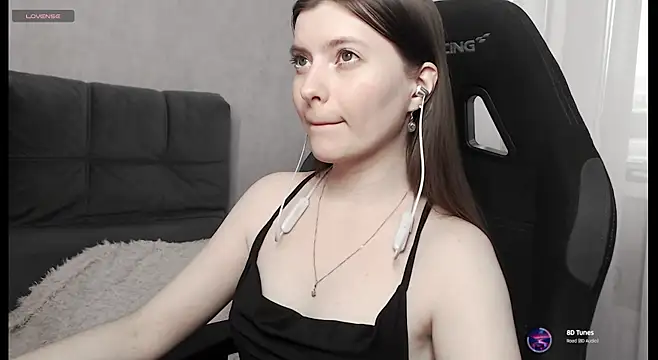 cute elfy  online show from November 2025 01:59:01 PM