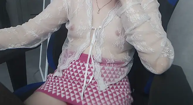 Snapshot of cute_elfy_ chatting on June 2026 01:27:01 PM cute elfy online show from June 2026 01:27:01 PM