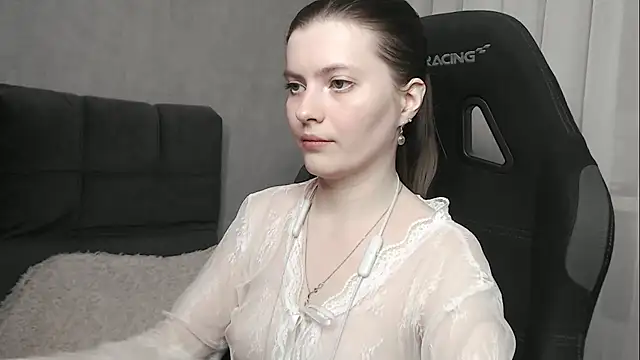 cute elfy  online show from November 2025 02:32:01 PM