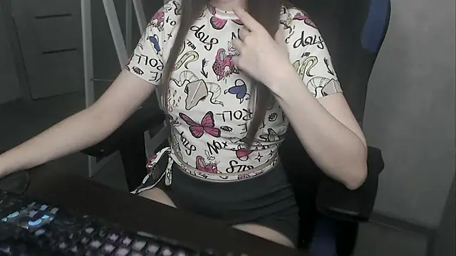 cute elfy  online show from March 2026 01:22:02 PM