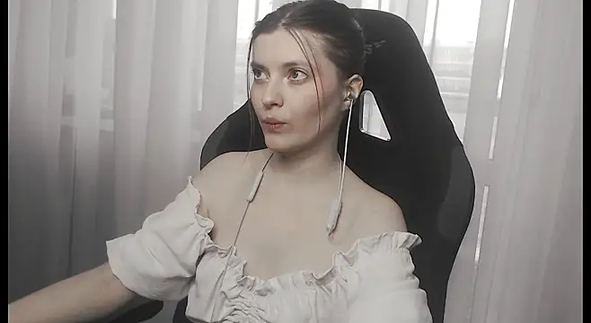 cute elfy  online show from February 2026 01:42:02 PM