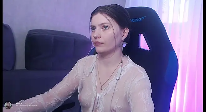 cute elfy  online show from December 2025 01:16:02 PM