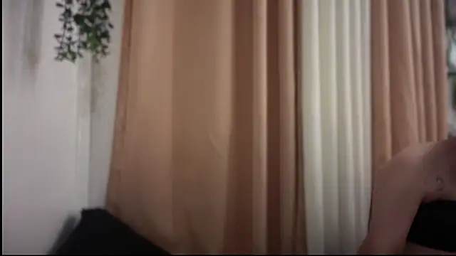 Snapshot of Yoursexy_adriana chatting on May 2026 06:00:01 AM Yoursexy adriana online show from May 2026 06:00:01 AM