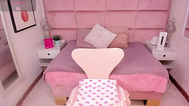 Janah Myers online show from November 2025 01:21:02 PM