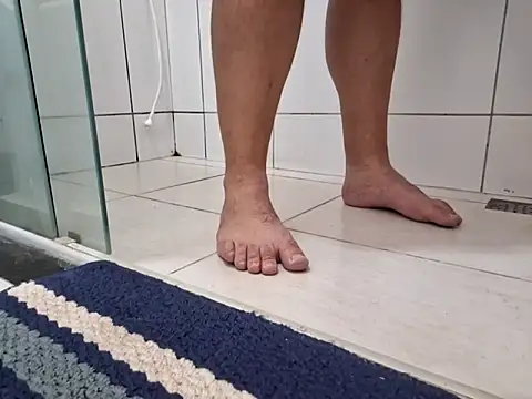 Snapshot of BathToys chatting on September 2025 01:22:01 PM BathToys online show from September 2025 01:22:01 PM